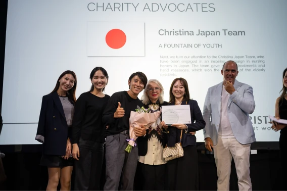 CHRISTINA world conferenceでCSR活動賞を受賞したChristina Japan Teamのメンバー